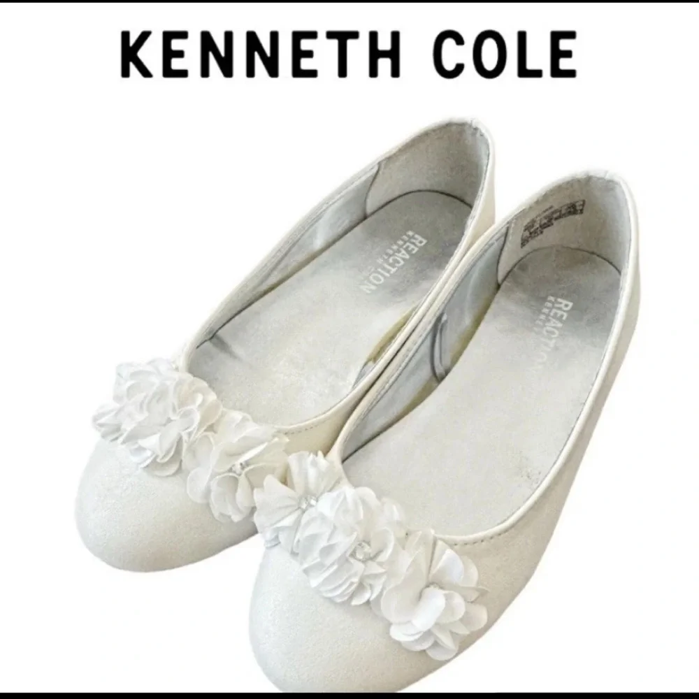 Kenneth Cole Reaction Girls Size 1 Vote White Flower Girl Wedding Ballet Flats